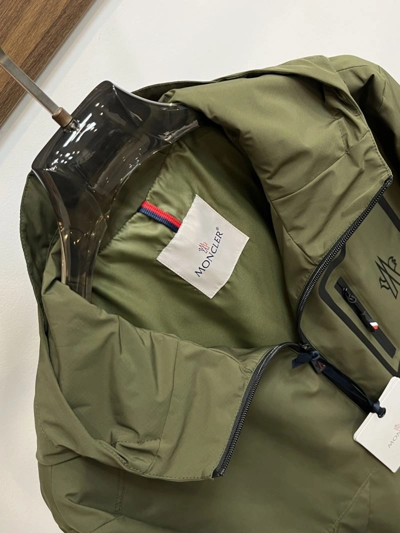 Moncler Outwear TechFriendly 143429