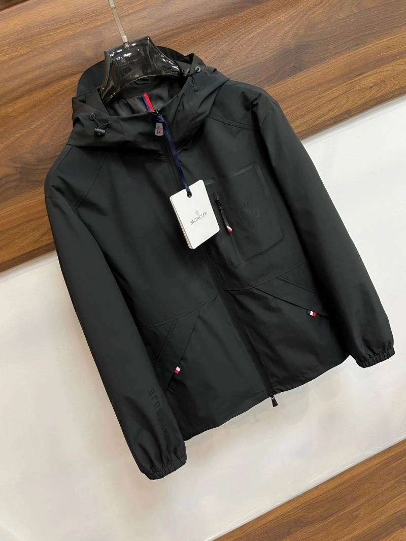 Moncler Outwear SmoothTexture 143425