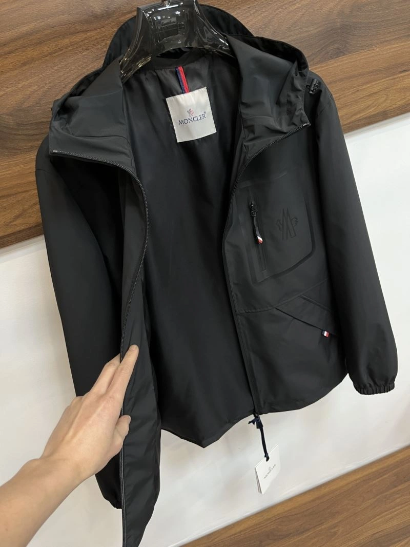 Moncler Outwear SmoothTexture 143425