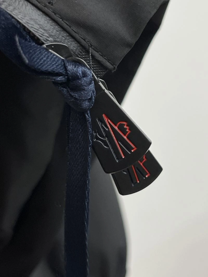 Moncler Outwear SmoothTexture 143425