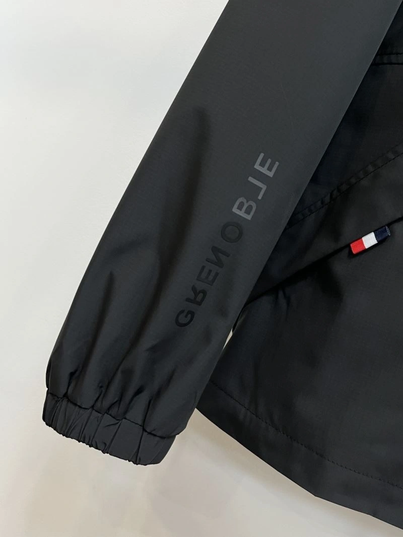 Moncler Outwear SmoothTexture 143425