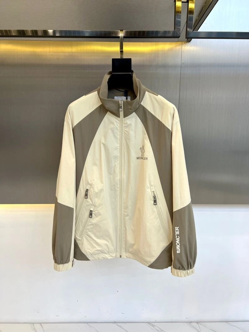 Moncler Outwear ModernLook 143419