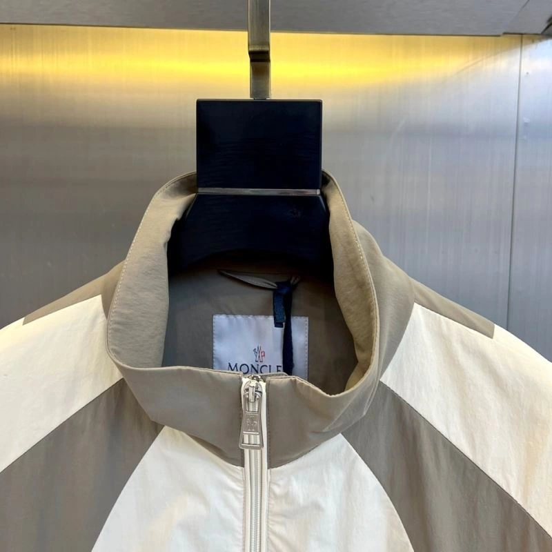 Moncler Outwear ModernLook 143419