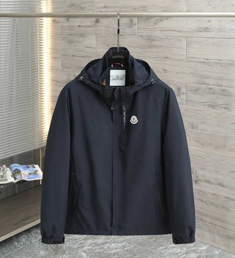Lightweight Moncler Outwear 143428