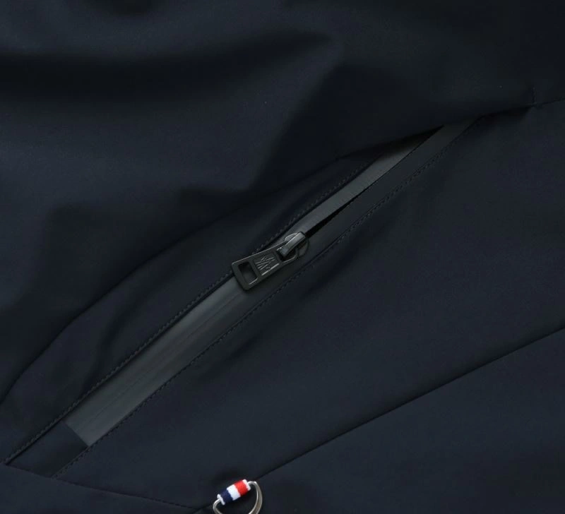 Lightweight Moncler Outwear 143428