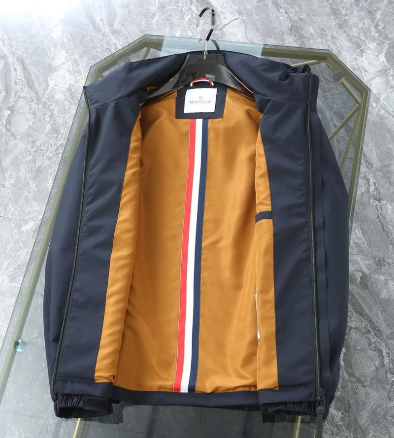 Lightweight Moncler Outwear 143428