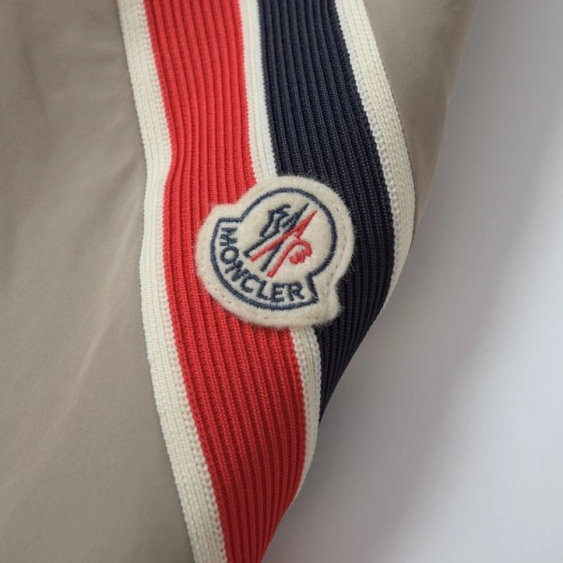 Moncler Outwear Effortless 143426