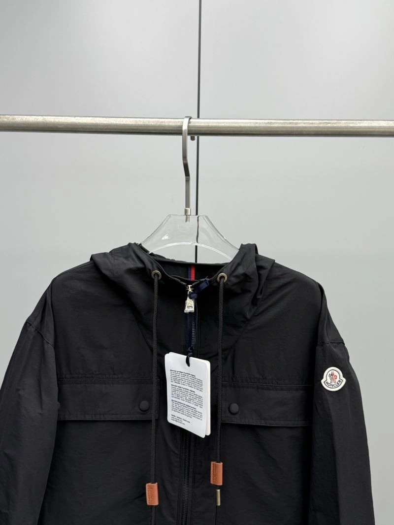 Moncler Outwear Bright 143405