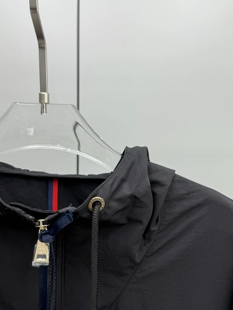 Moncler Outwear Bright 143405