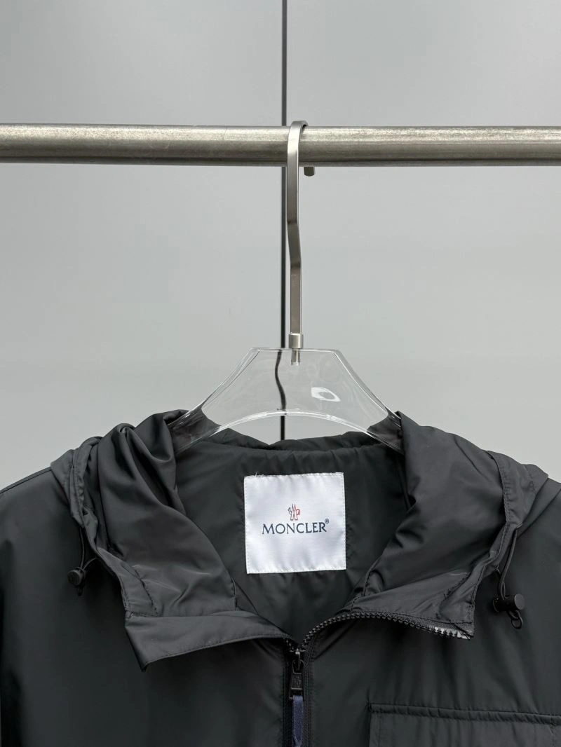 Moncler Outwear Original 143409