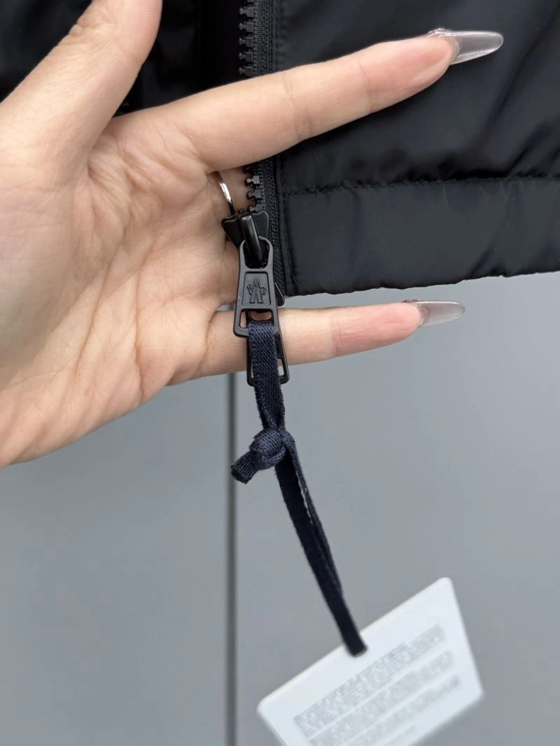 Moncler Outwear Original 143409
