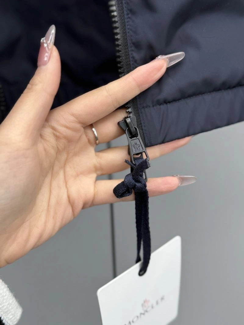 Moncler Outwear Durable 143413