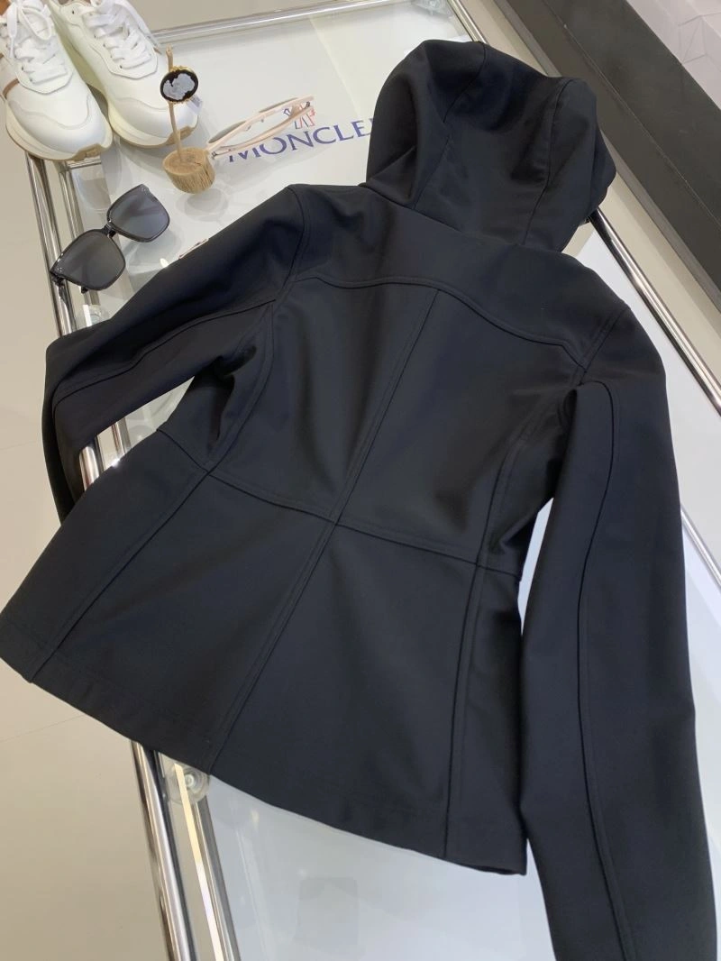 Moncler Outwear SportInspired 143402