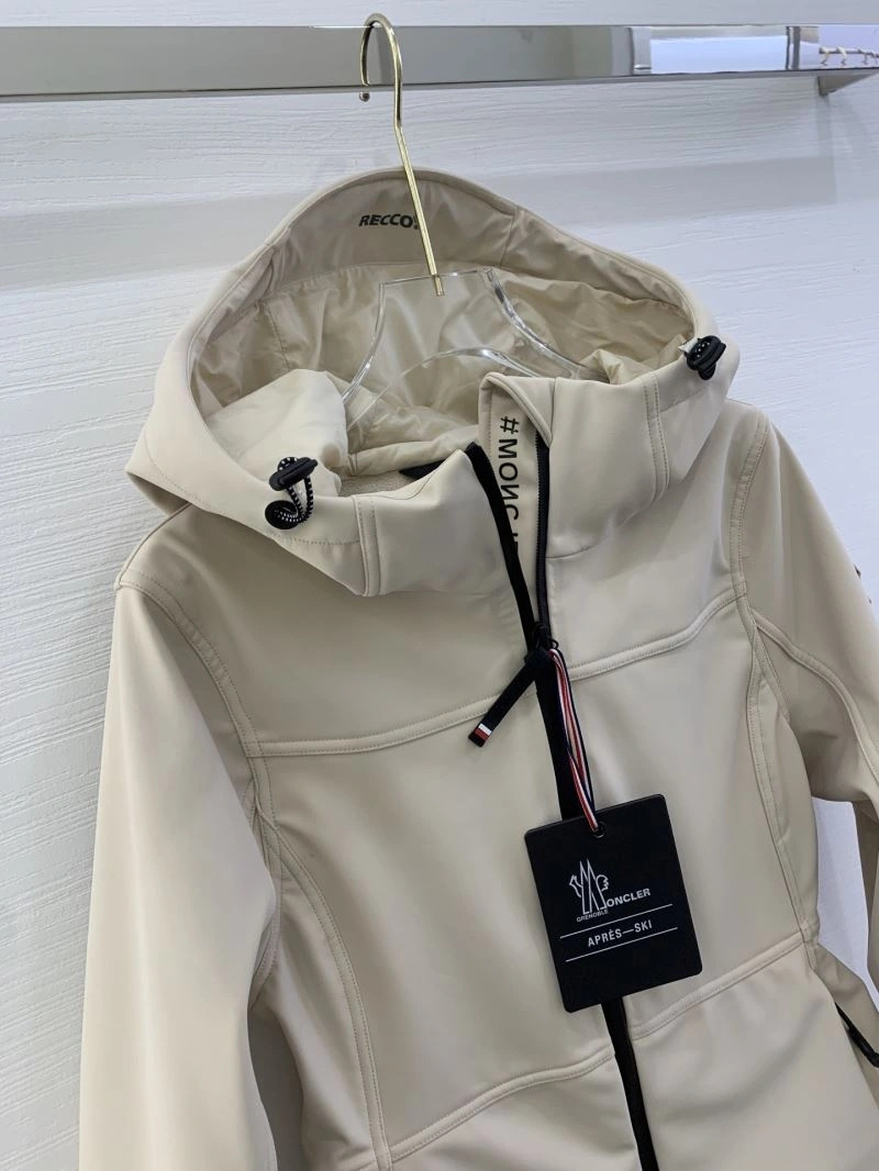 Durable Moncler Outwear 143404