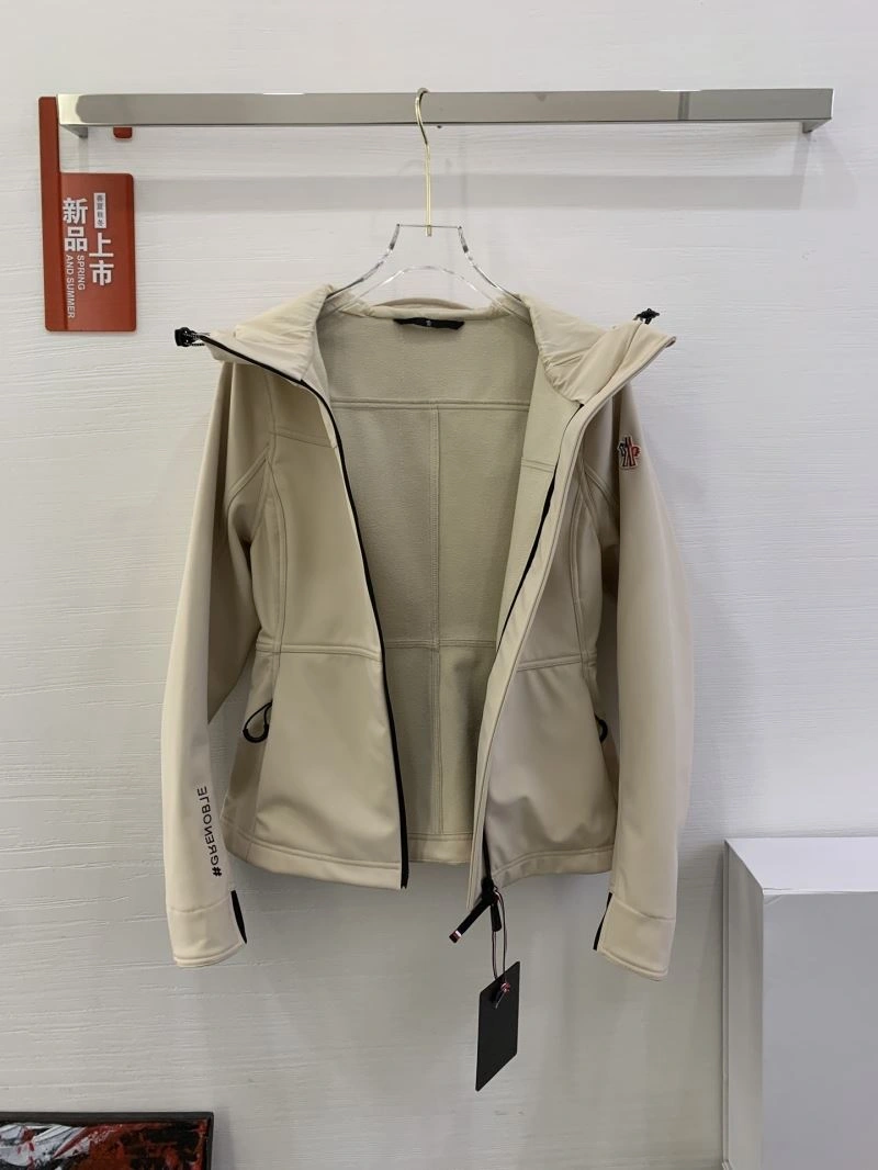 Durable Moncler Outwear 143404