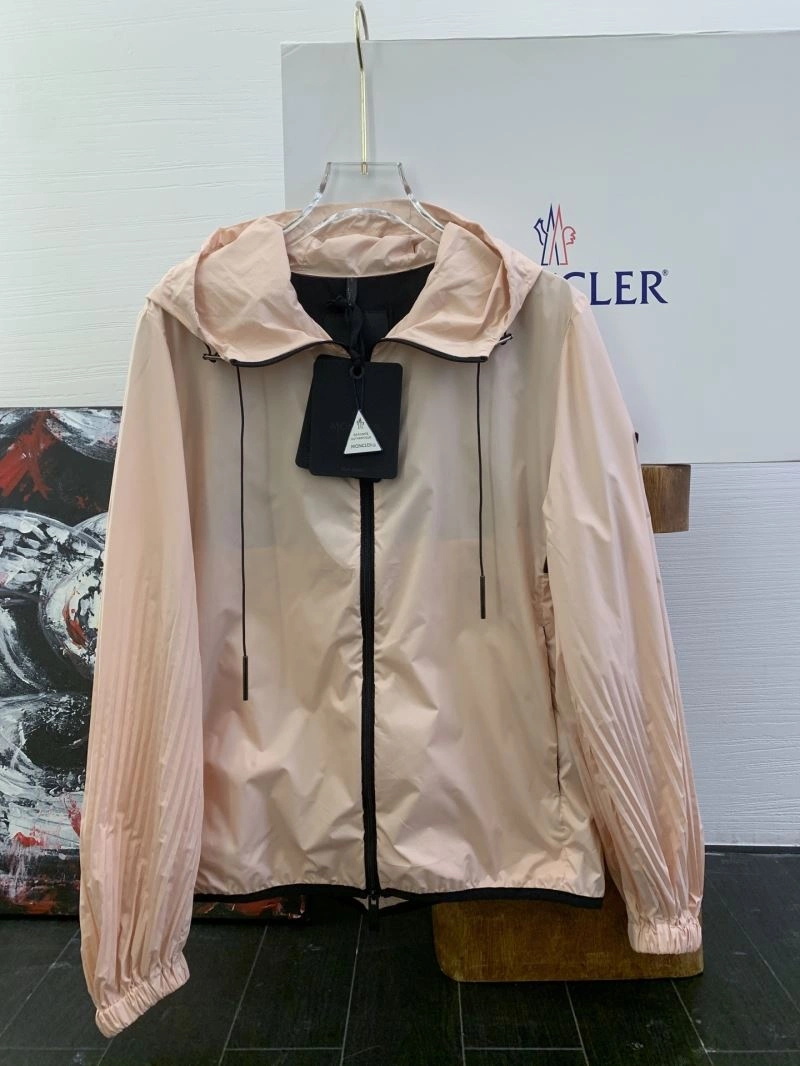 Unisex Moncler Outwear 143398