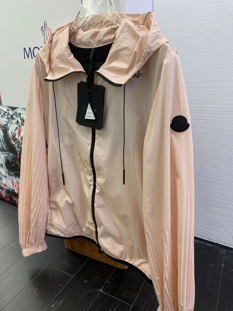 Unisex Moncler Outwear 143398