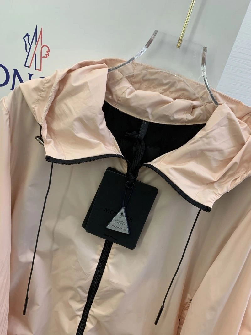 Unisex Moncler Outwear 143398