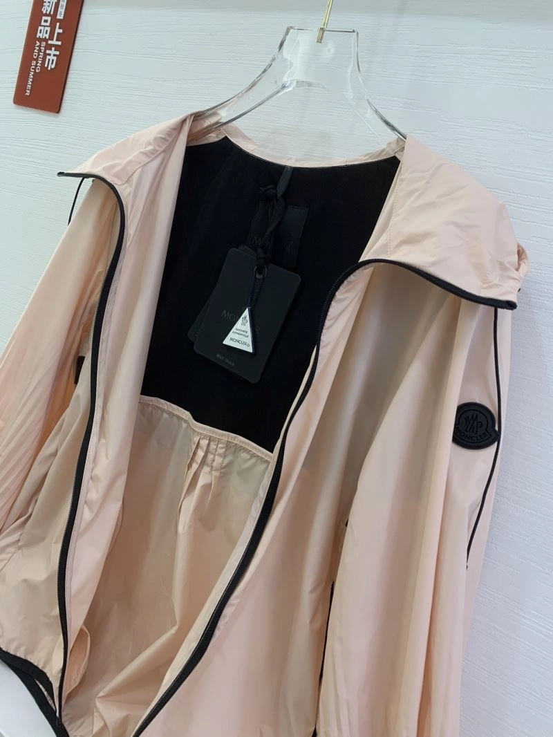 Unisex Moncler Outwear 143398