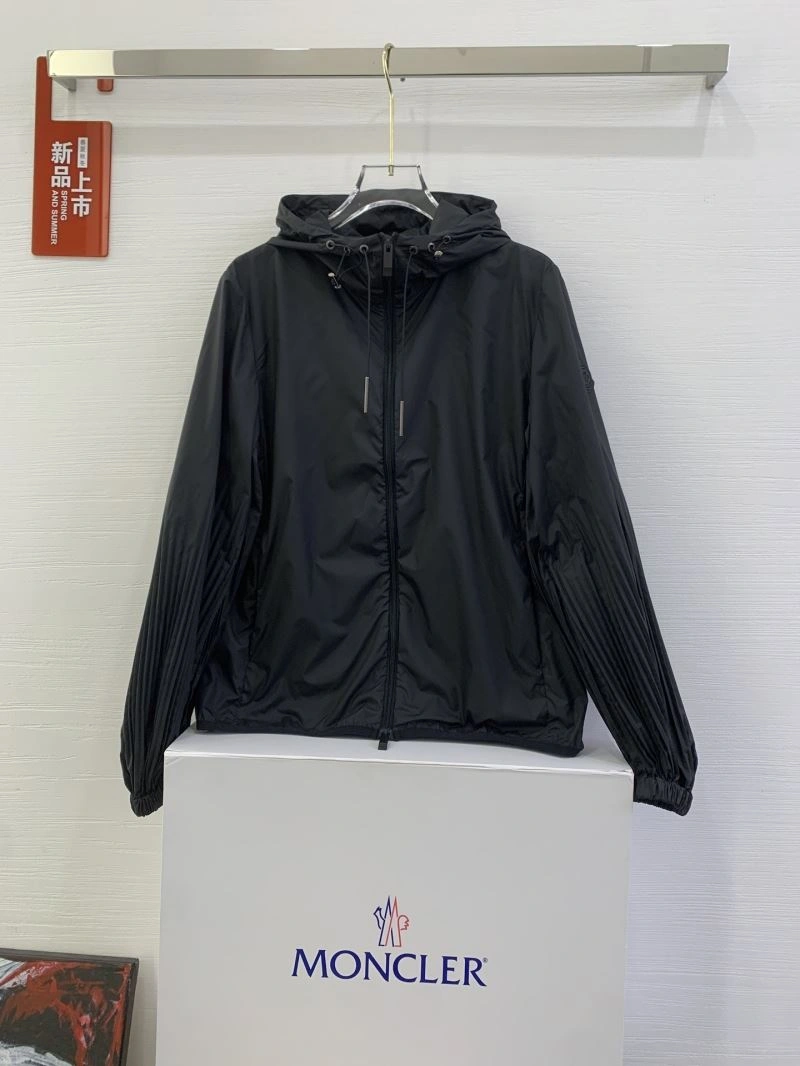 ModernLook Moncler Outwear 143377