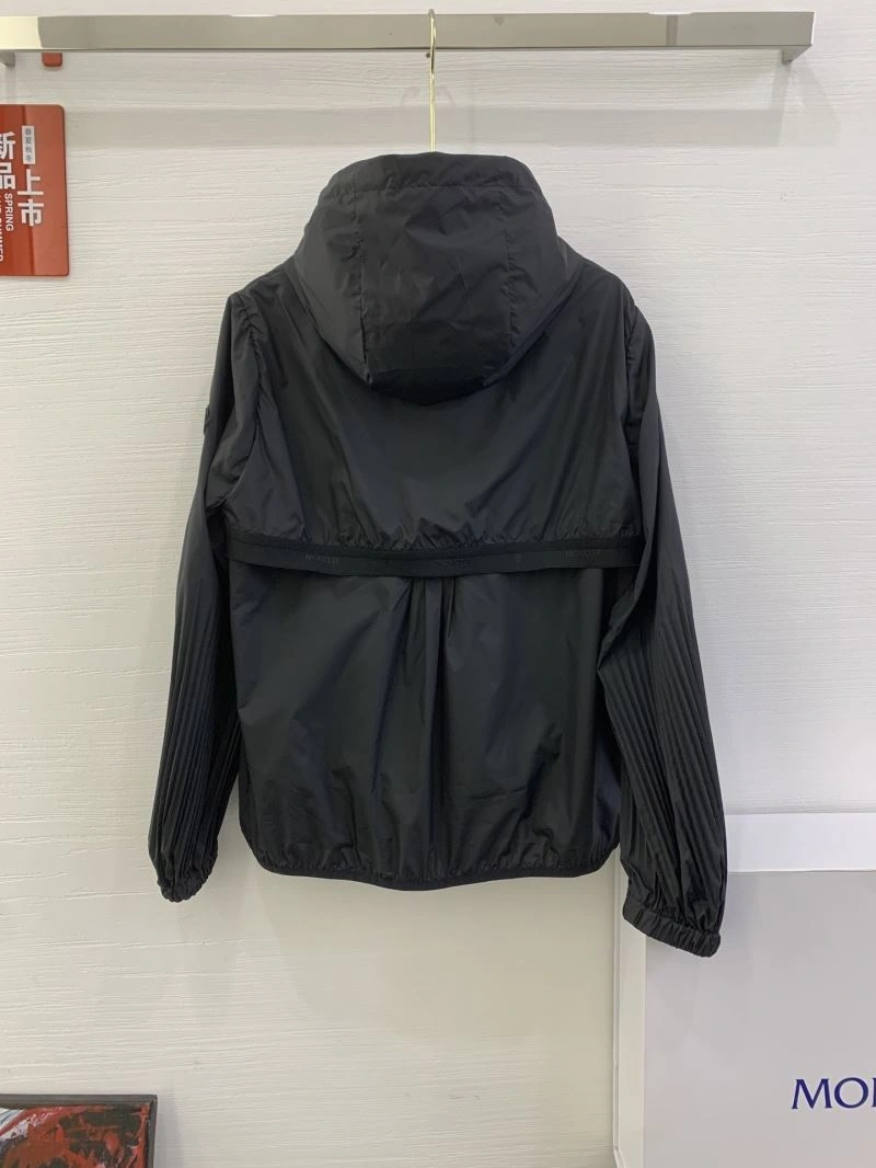 ModernLook Moncler Outwear 143377