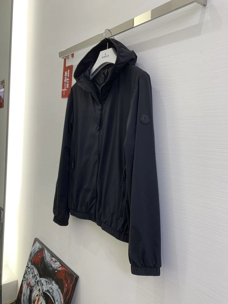 Moncler Outwear Attractive 143384