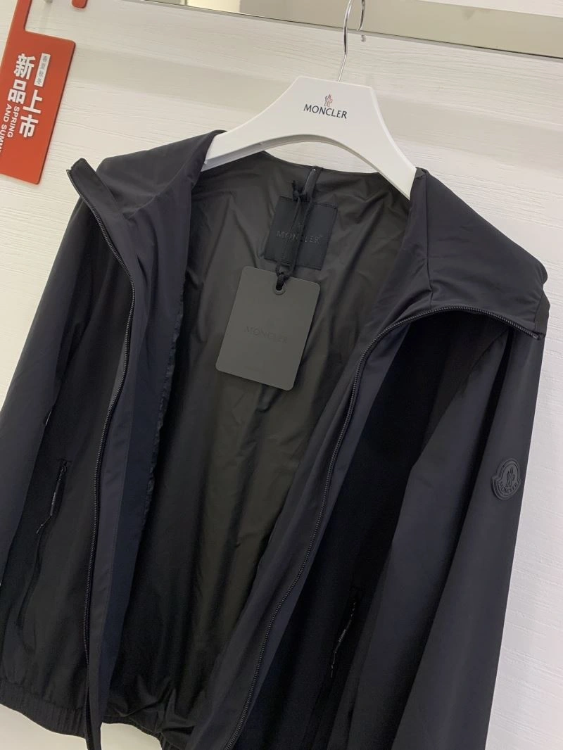 Moncler Outwear Attractive 143384