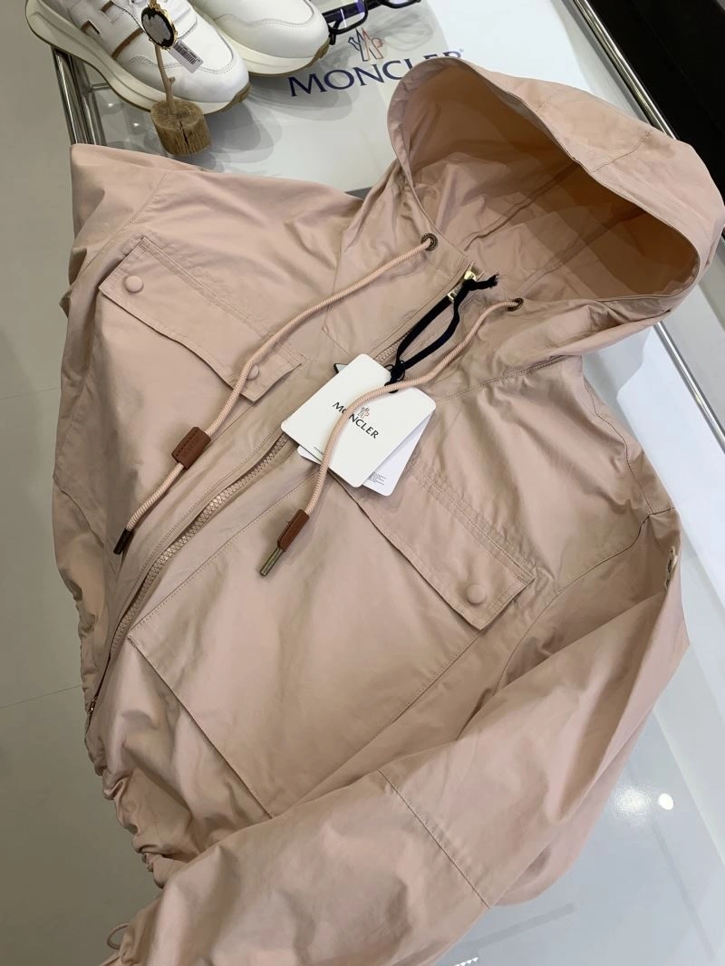 Moncler Outwear Sleek 143382