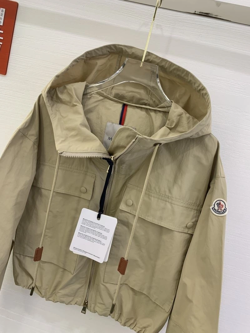 Moncler Outwear Bold 143396