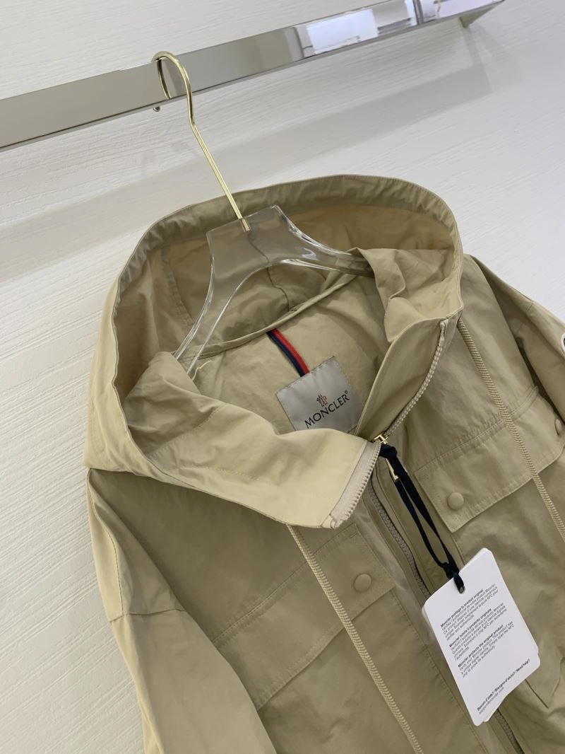 Moncler Outwear Bold 143396