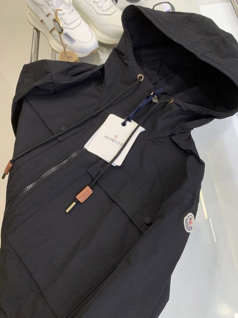 Reliable Moncler Outwear 143383