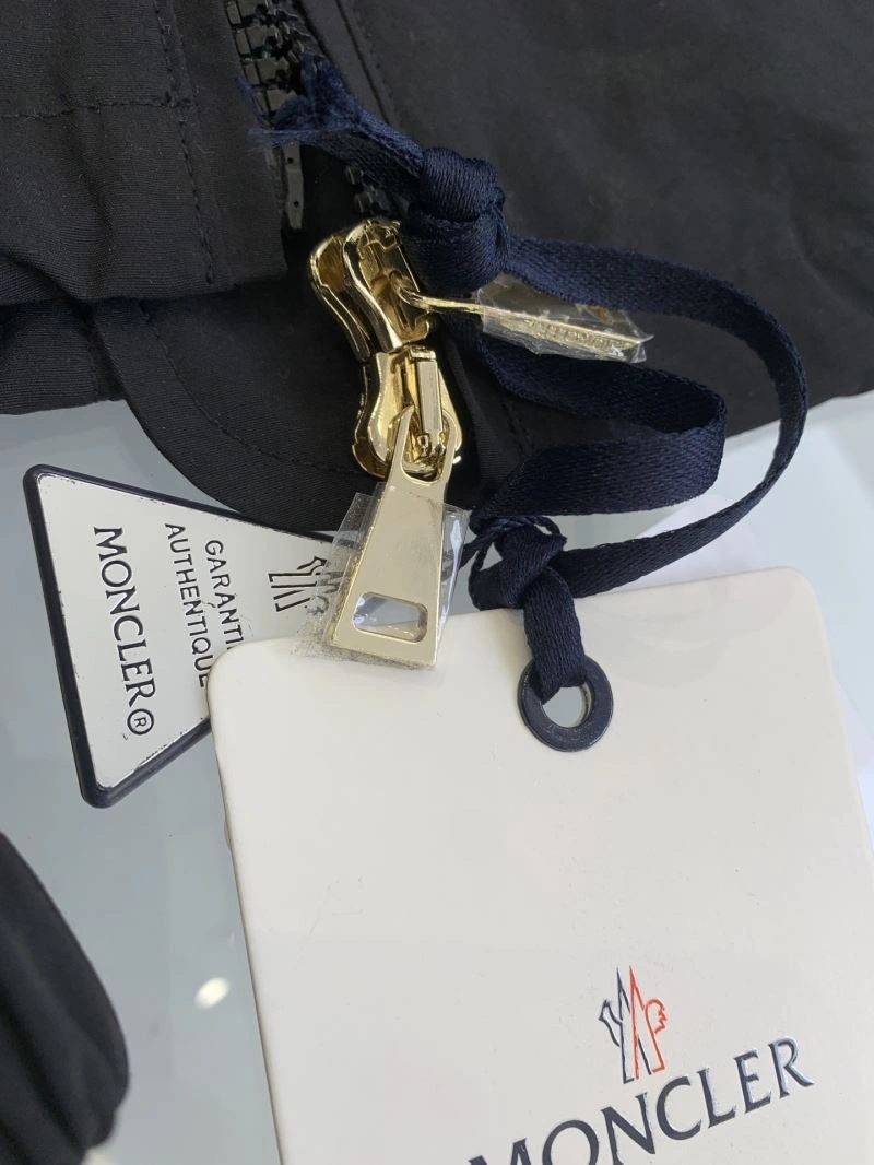 Reliable Moncler Outwear 143383