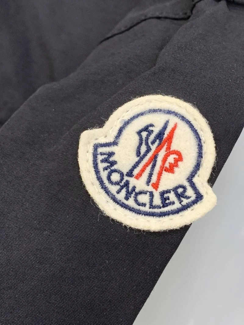 Reliable Moncler Outwear 143383