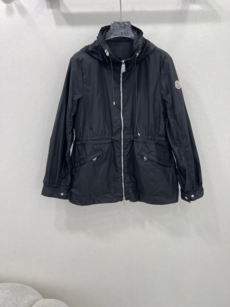 Modern Moncler Outwear 143374