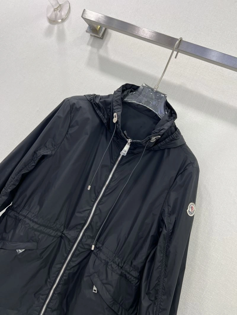Modern Moncler Outwear 143374