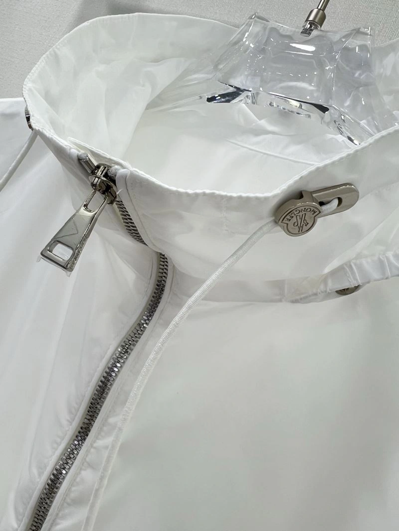 OdorResistant Moncler Outwear 143369