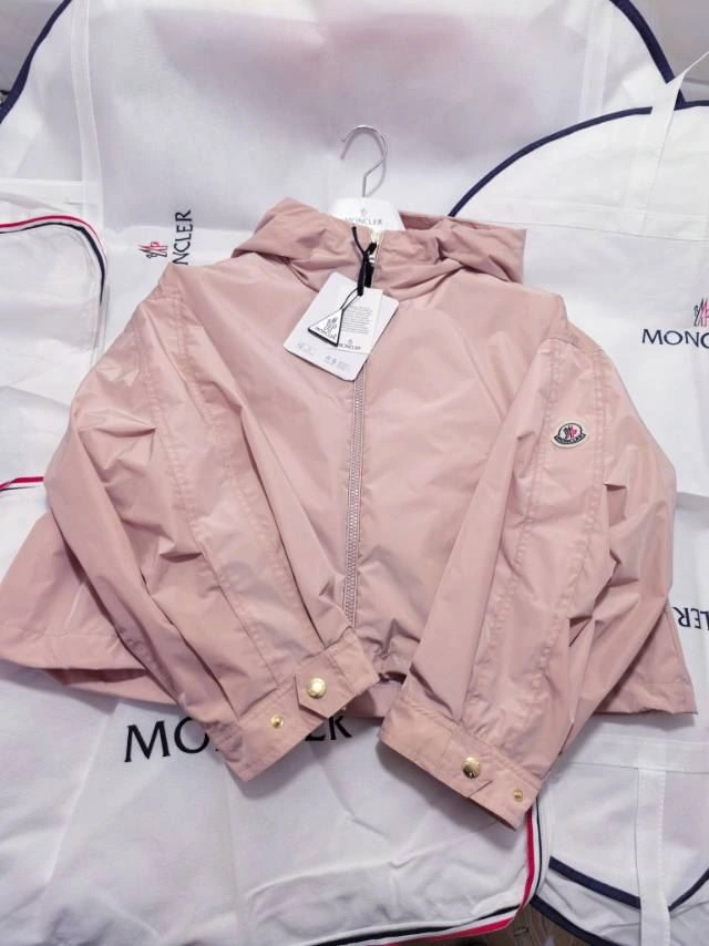 Moncler Outwear DailyWear 143395