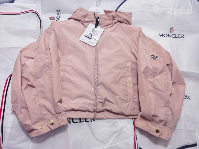 Moncler Outwear DailyWear 143395