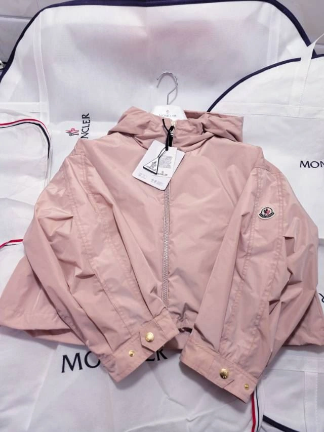 Moncler Outwear DailyWear 143395