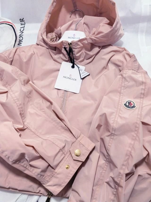 Moncler Outwear DailyWear 143395