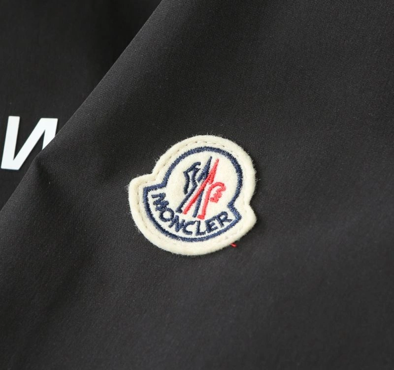 Moncler Outwear Durable 143394