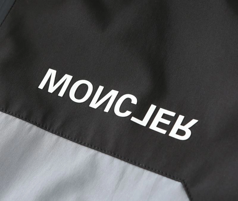 Moncler Outwear Durable 143394
