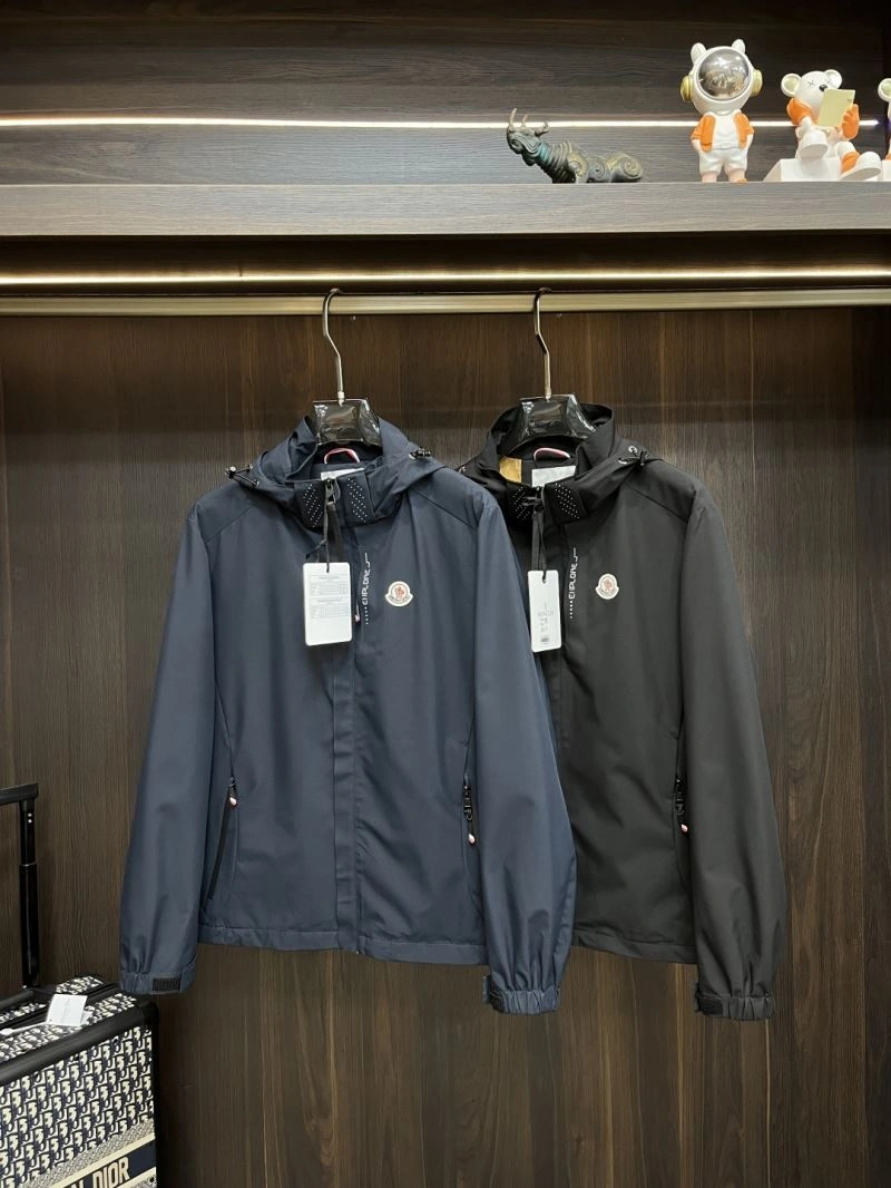 SmoothTexture Moncler Outwear 143391