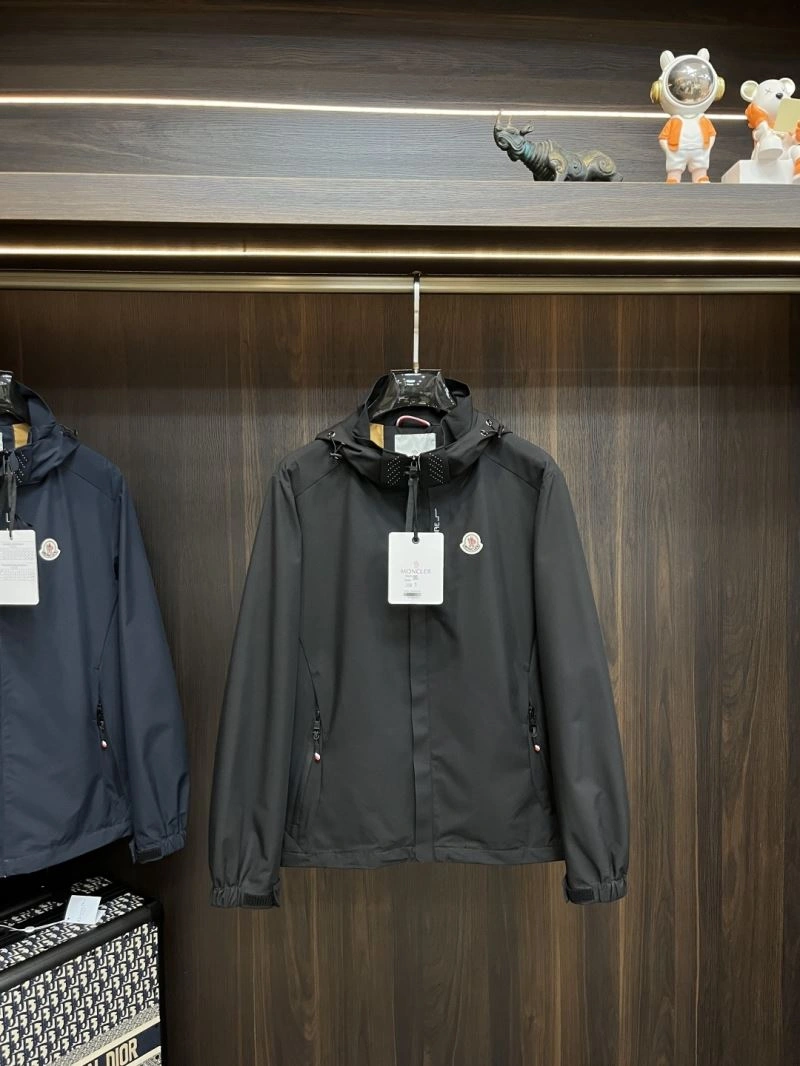 SmoothTexture Moncler Outwear 143391