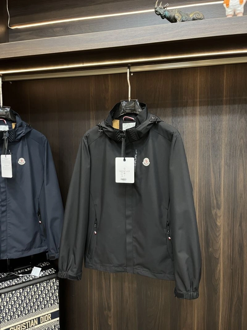 SmoothTexture Moncler Outwear 143391