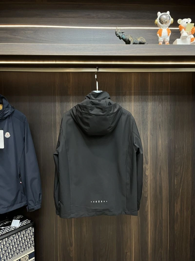 SmoothTexture Moncler Outwear 143391