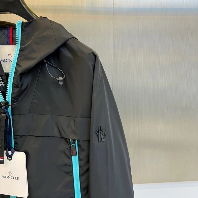 Moncler Outwear ModernLook 143381