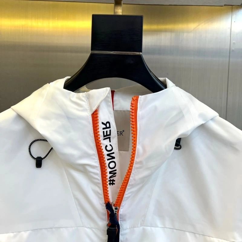 Unisex Moncler Outwear 143366