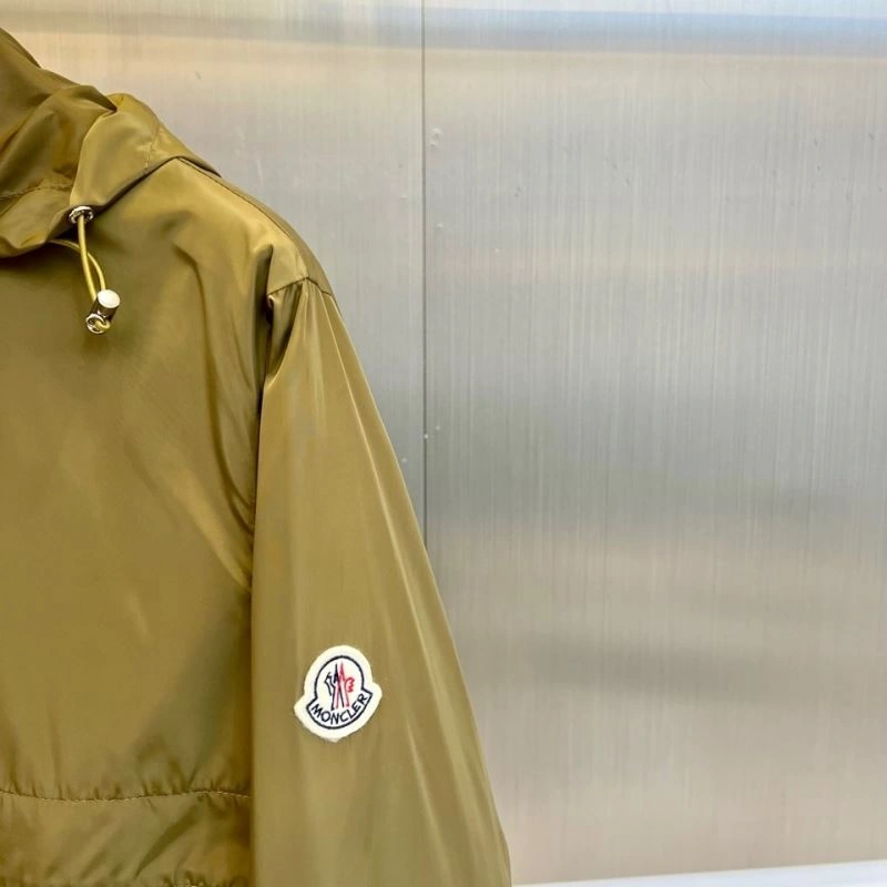 Trendsetting Moncler Outwear 143378