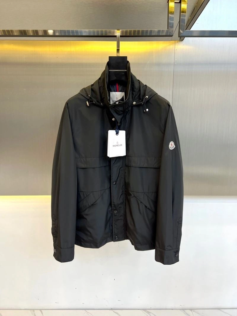 Moncler Outwear Upgraded 143389